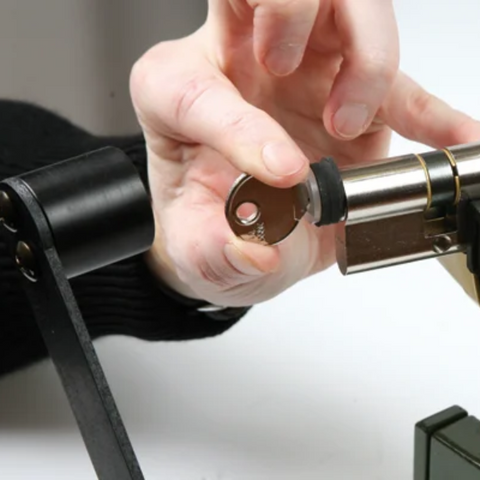 Advanced bumping tool: Multipick Flexi Hammer II designed for optimal control and durability. Advanced bumping tool: Multipick Flexi Hammer II designed for optimal control and durability.
