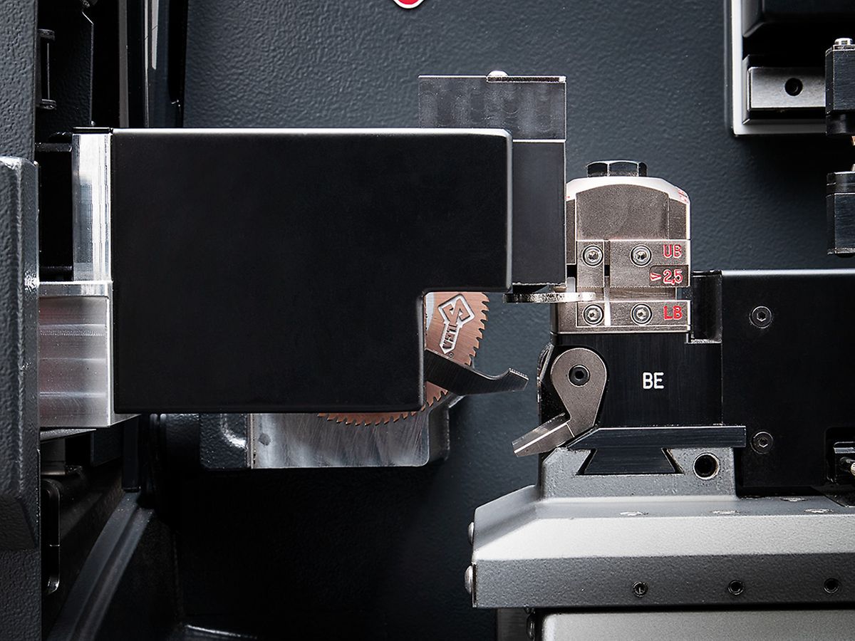 ILCO - Unocode F900 - Automatic Flat Key Cutter, Duplicator and Engraver - UHS Hardware ILCO - Unocode F900 - Automatic Flat Key Cutter, Duplicator and Engraver - UHS Hardware