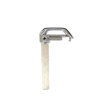 Close-up of the Kia emergency key blade 81996-M6020, compatible with 2019-2022 Kia Cerato, Forte, and K3.